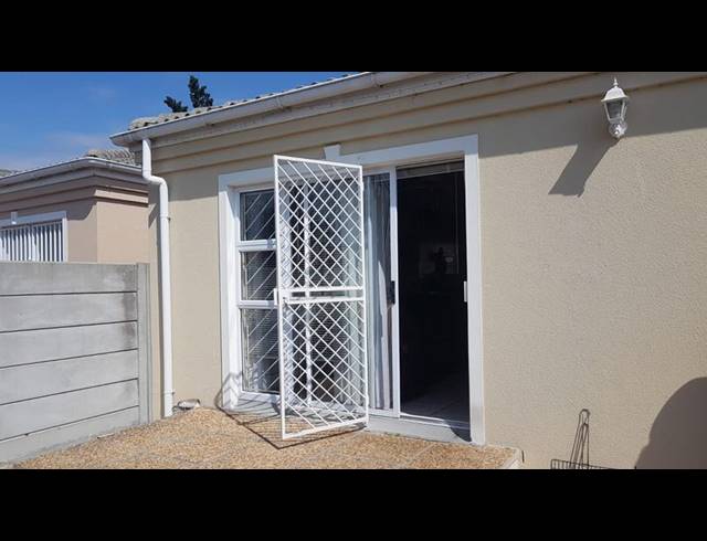 2 BEDROOM PROPERTY TO RENT IN SUNNINGDALE